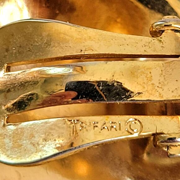 Vintage Crown Trifari Earrings Women's Textural Round Gold Leaf Clip On Signed - Picture 7 of 10